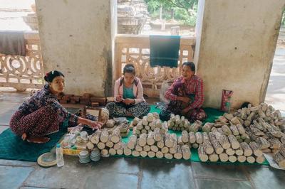 世界上佛塔最多的城市,當地人民生活貧苦,每天只有30元的收入